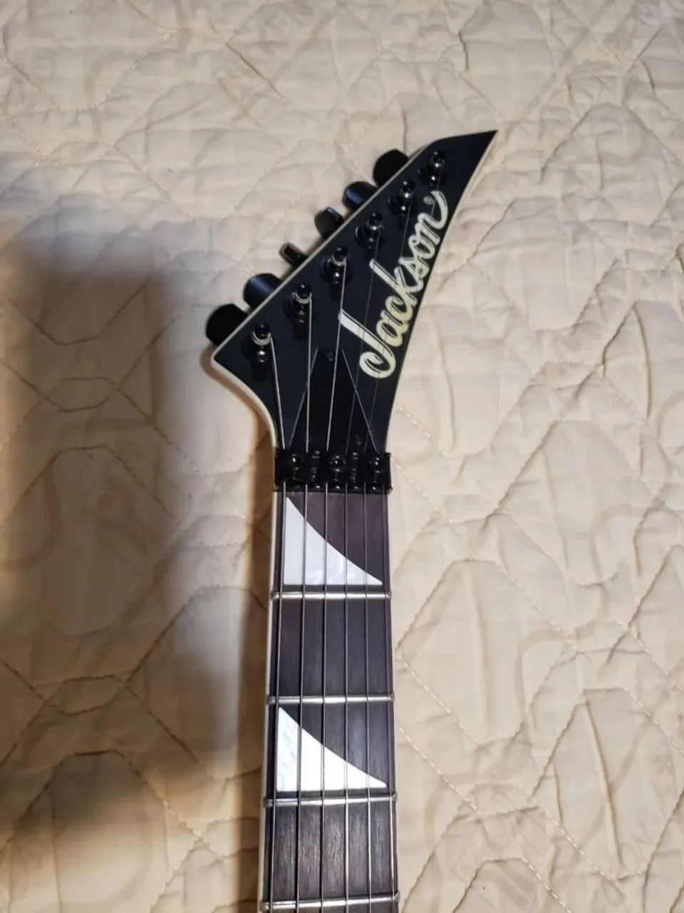 Guitarra Jackson JS32 Dinky Arch Top - Satin Black - Foto 2