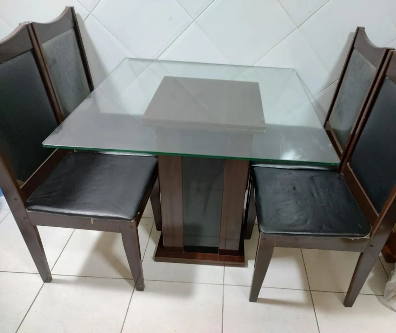 Mesa de vidro  com  cadeira  - Foto 3