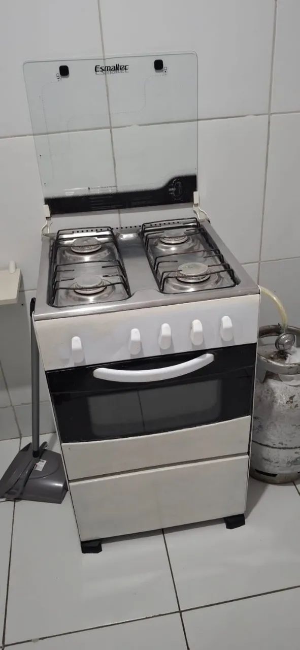 fogão 4 bocas, funcionando perfeitamente