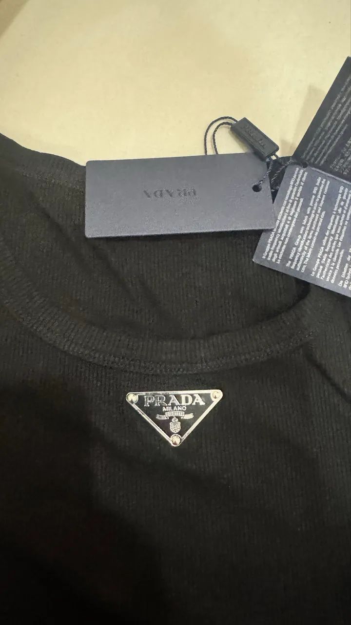 BLUSA PRADA PRETA BÁSICA 