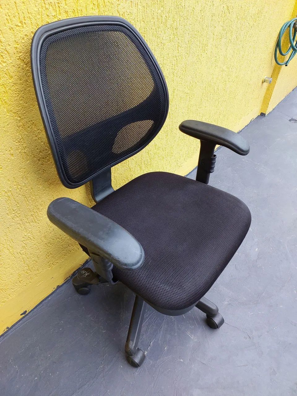 Cadeira escritorio com braços  - Foto 5