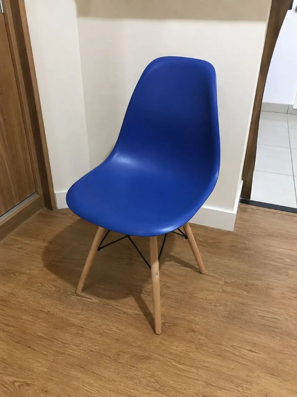 Cadeira moderna com pé palito  - Foto 2