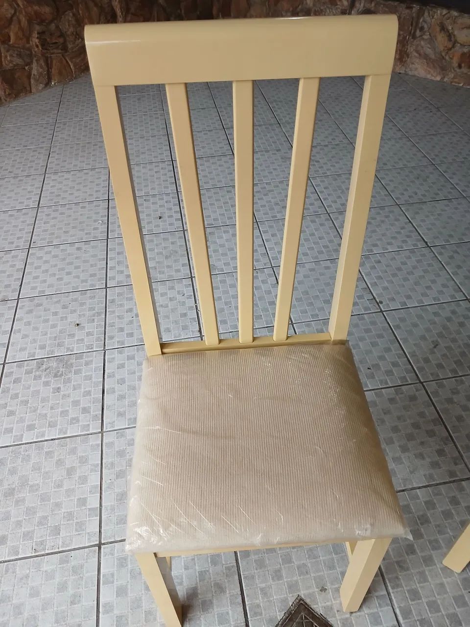 Mesa  madeira com 6 cadeiras  - Foto 4