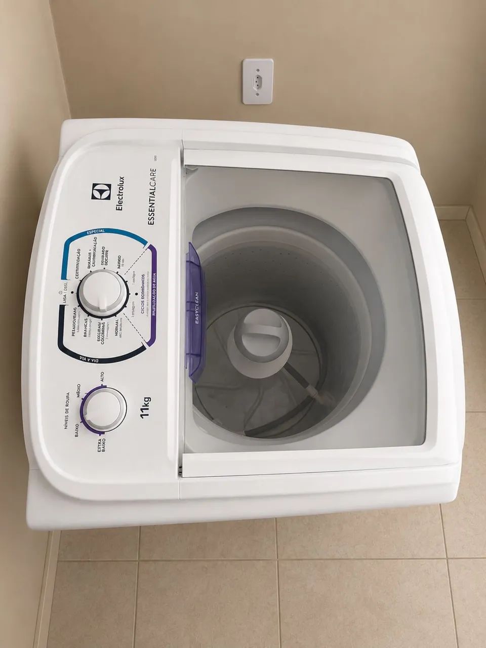 Máquina de lavar semi nova 