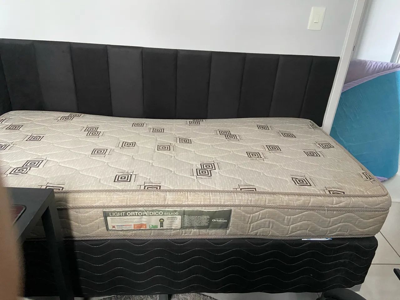 VENDO CAMA DE SOLTEIRO COMPLETA COM CABECEIRA ESTOFADA - Foto 5