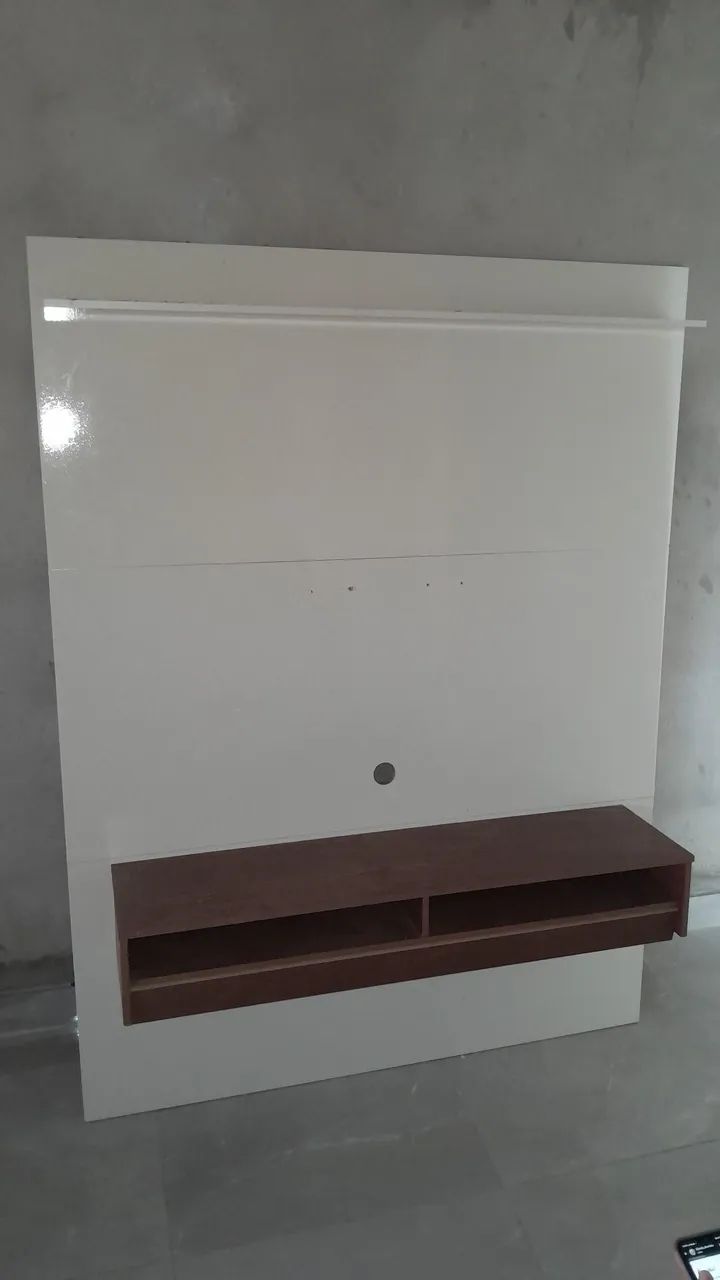 Painel de TV com Rack - Branco e Marrom