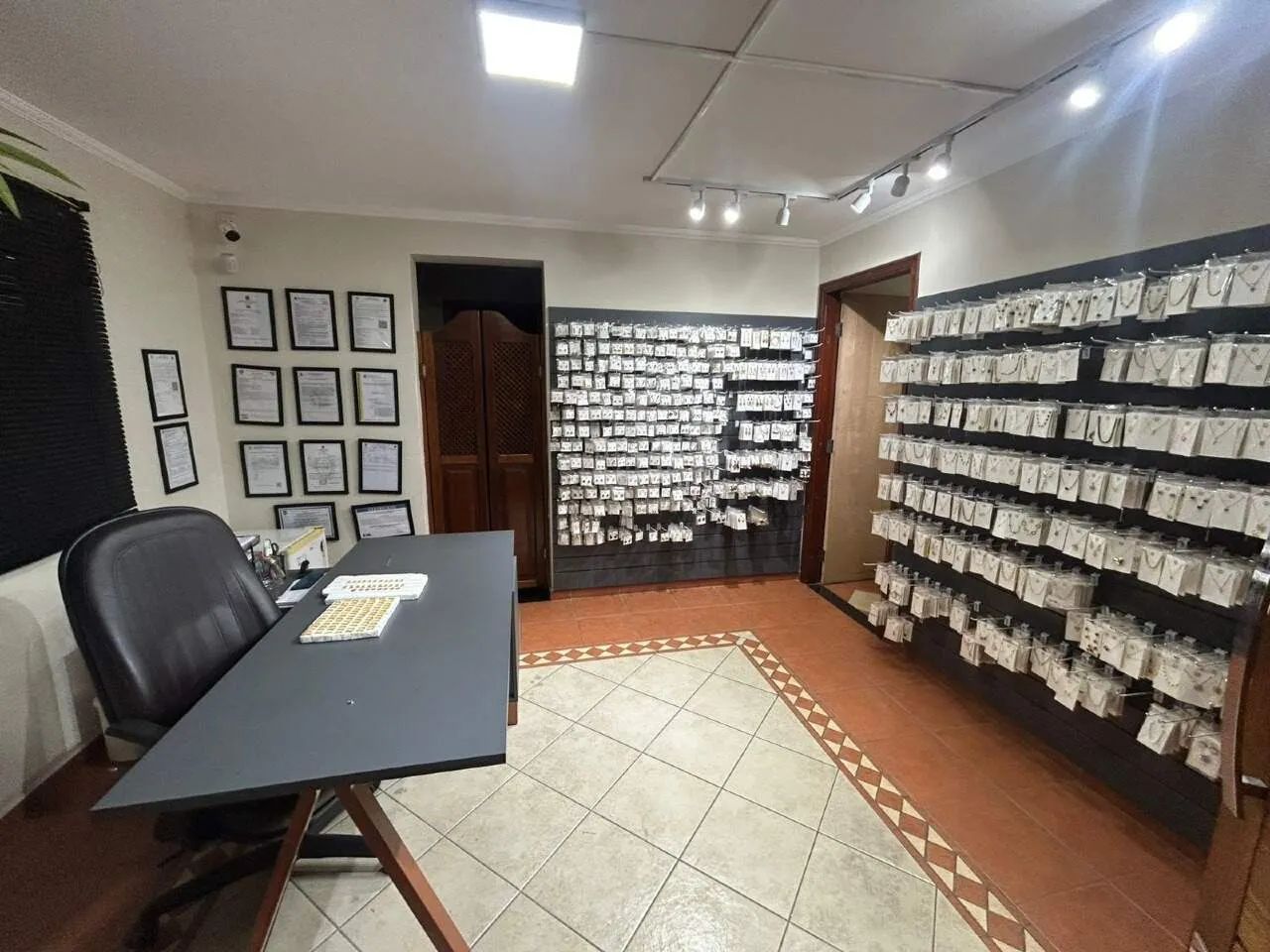 Imóvel comercial com 581,07 m² na Vila Queiroz - Foto 4