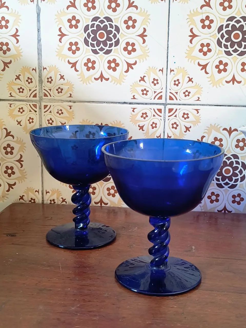 Taças de vidro opalina azul antigo colecionador antiquário vintage rústico cozinha jantar
