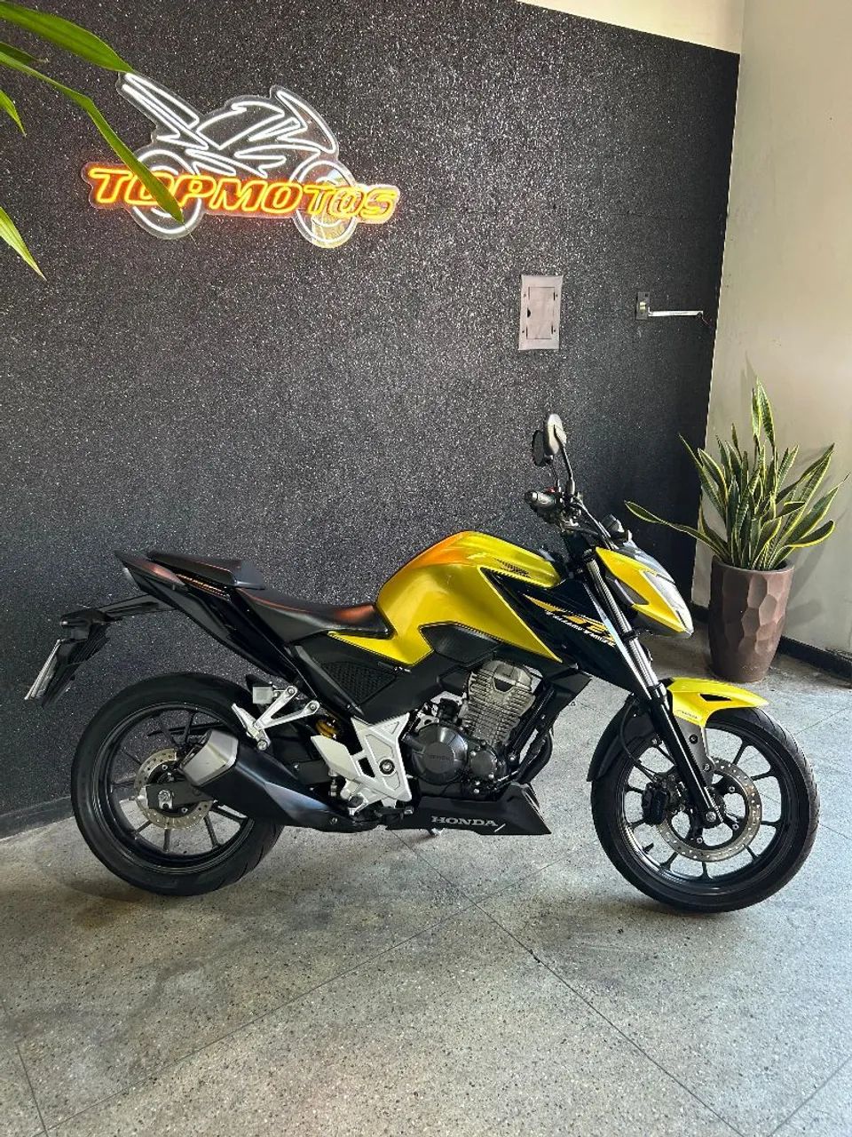 CB TWISTER 300F - Foto 2
