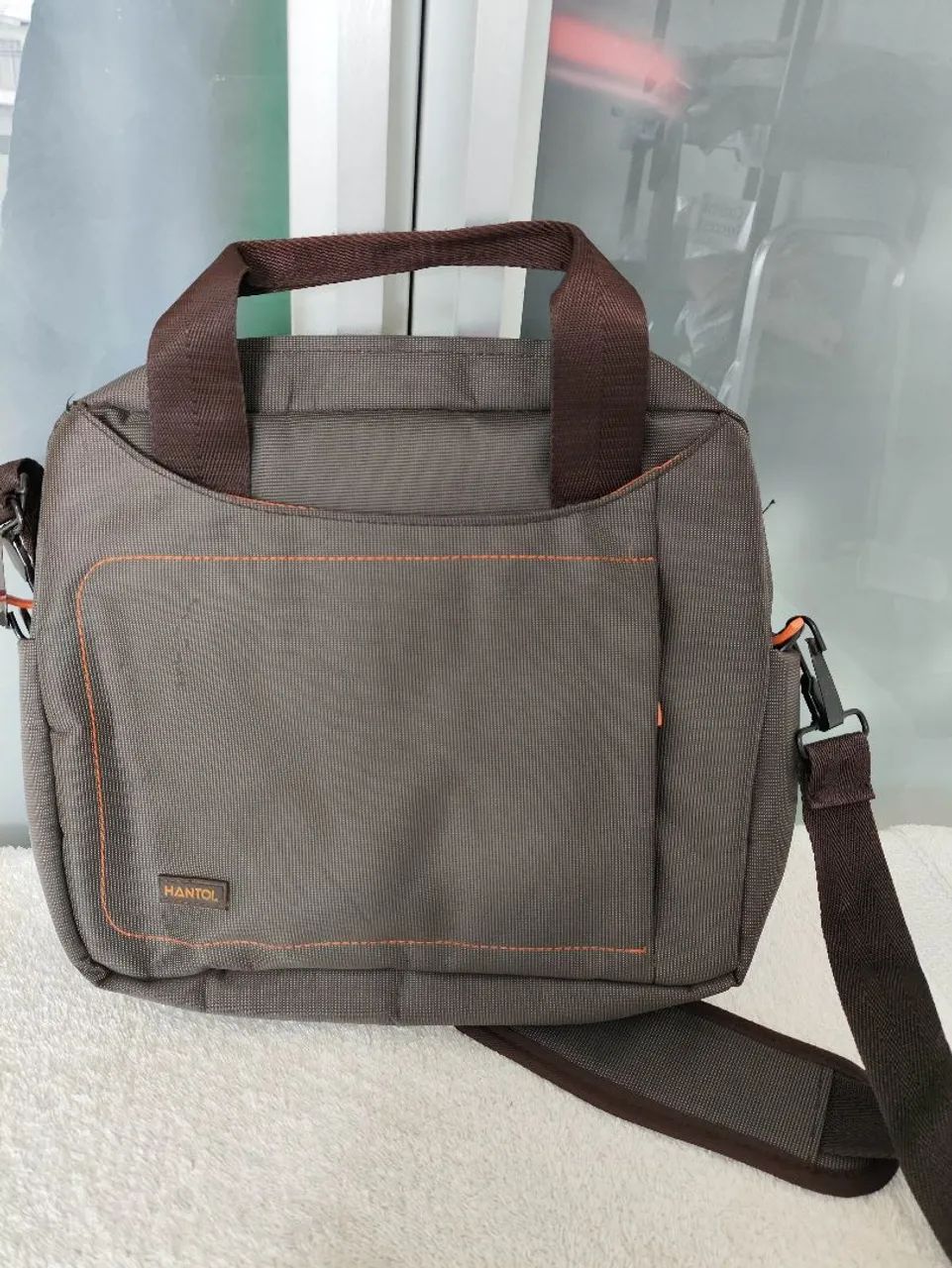 Bolsa tiracolo para netbook ou tablet