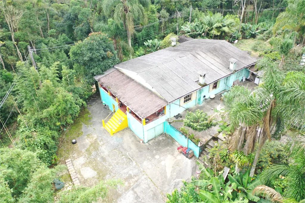 Tapiraí Sp - Sítio Santa Clara - Area de 12,1 ha - composto por casa principal, galpões po - Foto 4