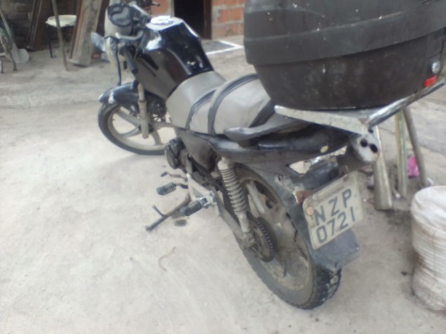 VENDO MOTO COMPLETA OU PECAS INTERECADOS ENTRAR EM CONTATO