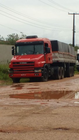 VENDE SE TROCAR SCANIA 124 400 2002.