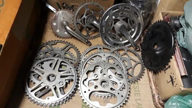 Coroas e pedivelas para bicicletas antigas a partir de 30,00 Pix - 2609