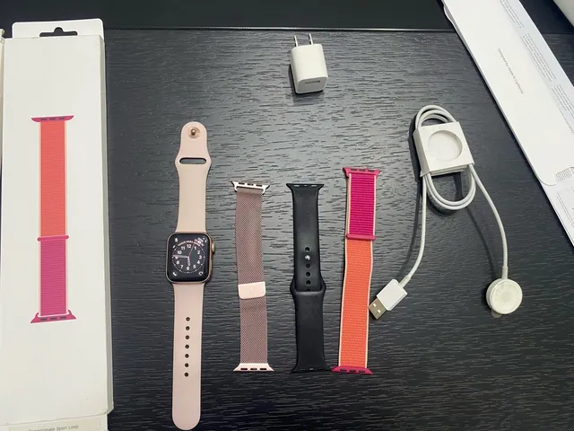 apple watch series 5 40mm gold apple watch series 5 40mm gold