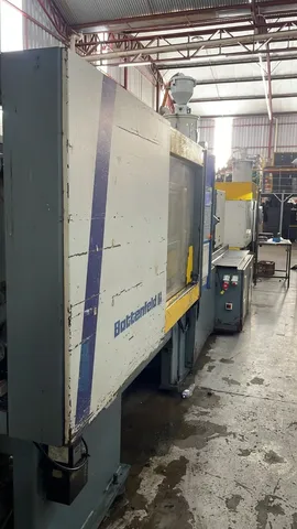 Injetora de Plástico Battenfeld BKT 200t