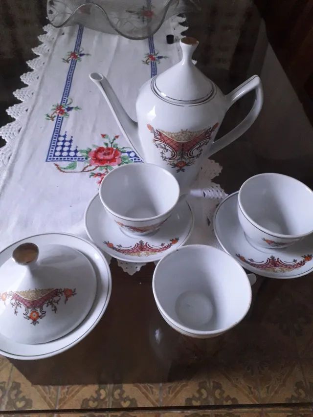 Jogo de xícara de porcelana 