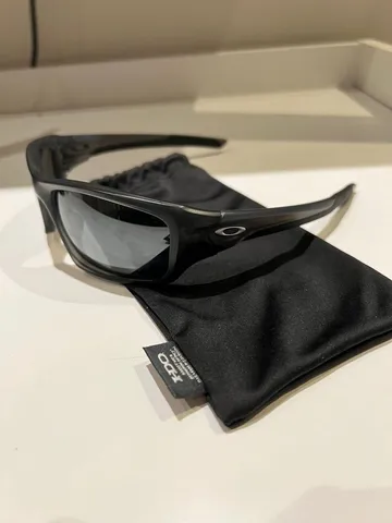 Preços baixos em Óculos de Sol Masculino Polarizado Oakley Juliet