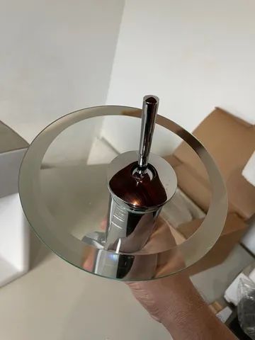 Vende-se Torneira Monocomando Lavatório Cascata - Foto 4