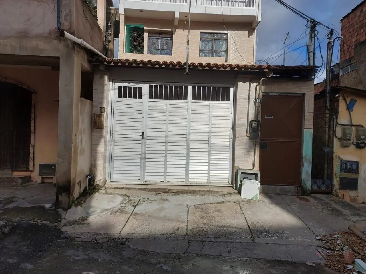 Vende-se casa, térreo
