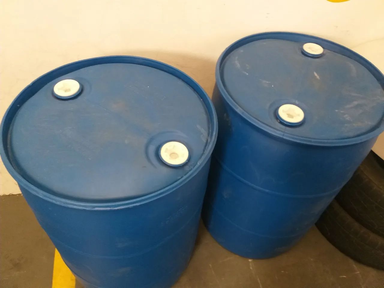 Tonel 200 litros plástico 