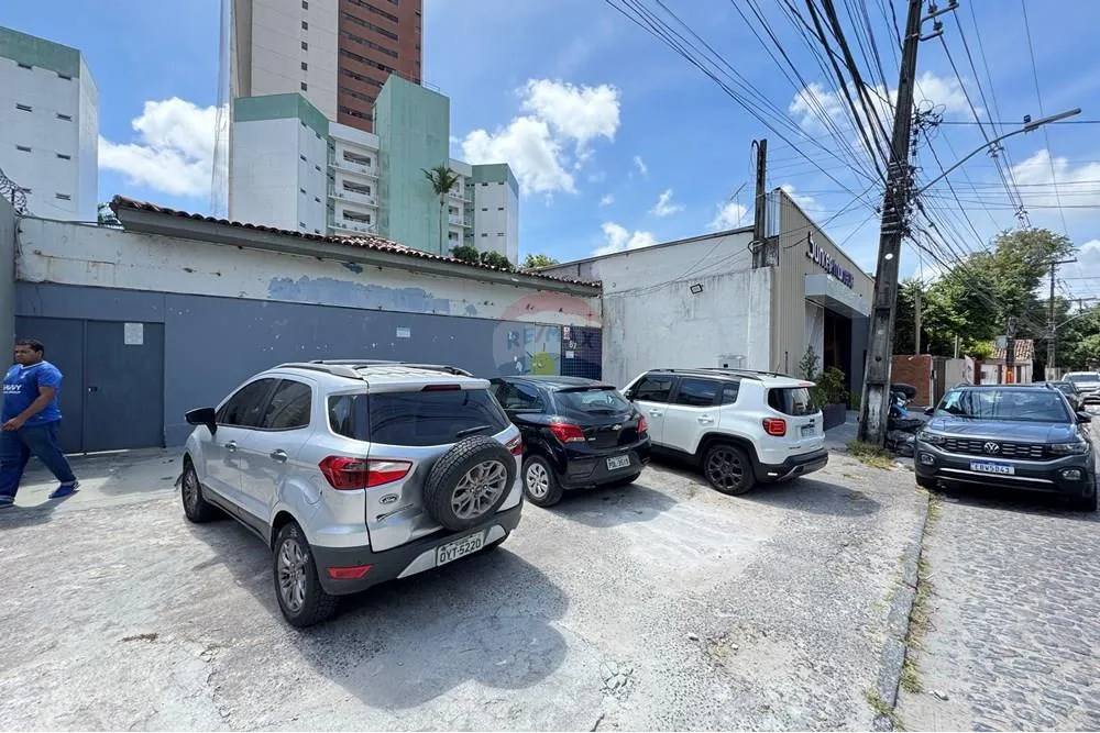Alugo Casa em casa forte 10 salas | 5 vagas | próximo ao CPOR