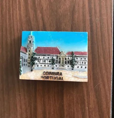 Imã de geladeira trazido de viagem a COIMBRA 