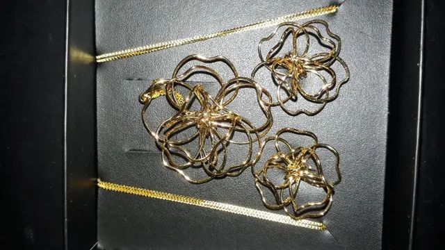 Conjunto de colar e brinco