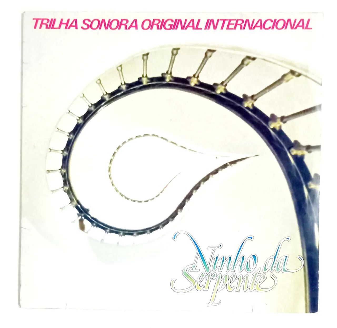 discos de vinil com trilhas sonoras da novela Ninho da Serpente
