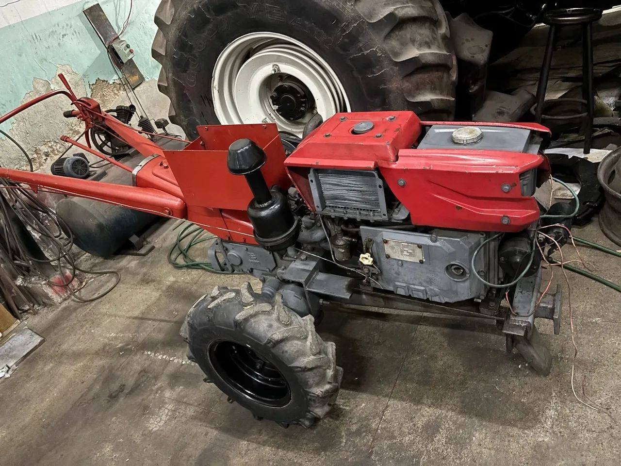 Trator Agrícola Usado - Excelente Estado