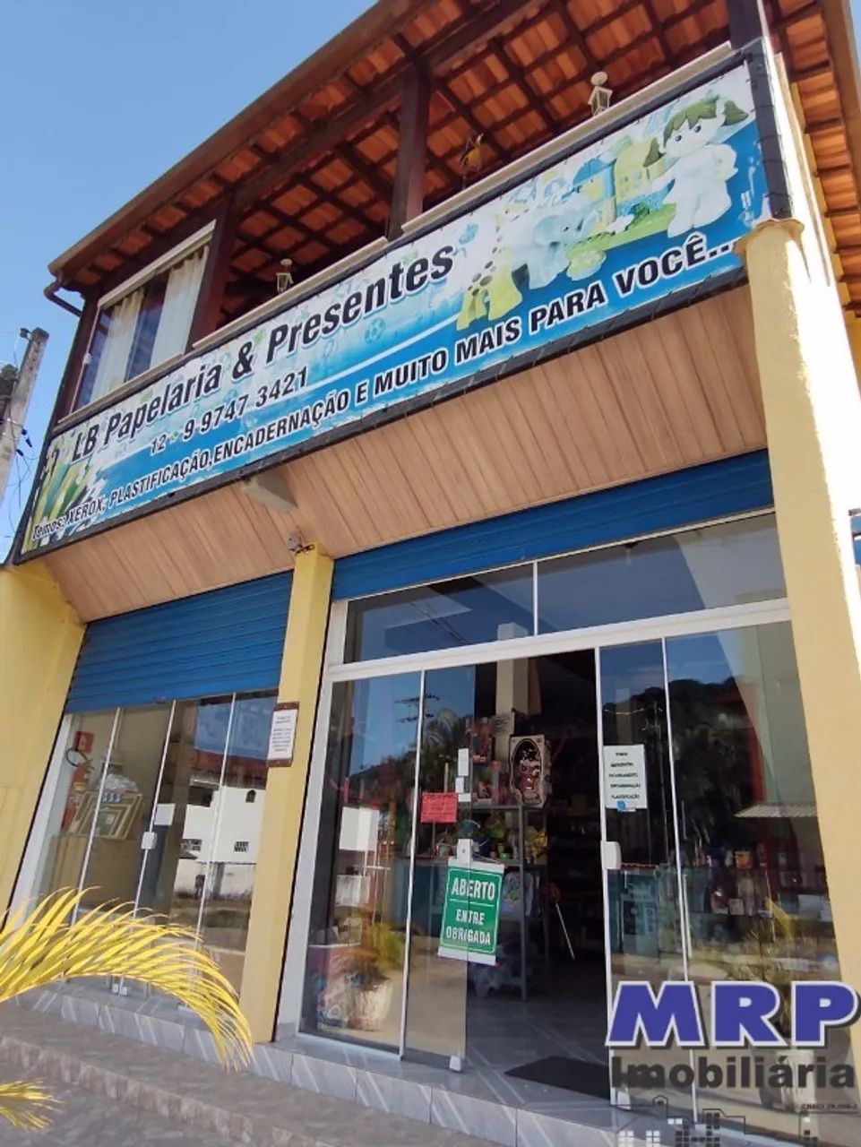 Ponto comercial à venda em Ubatuba. + 2 casas, em bairro residencial.