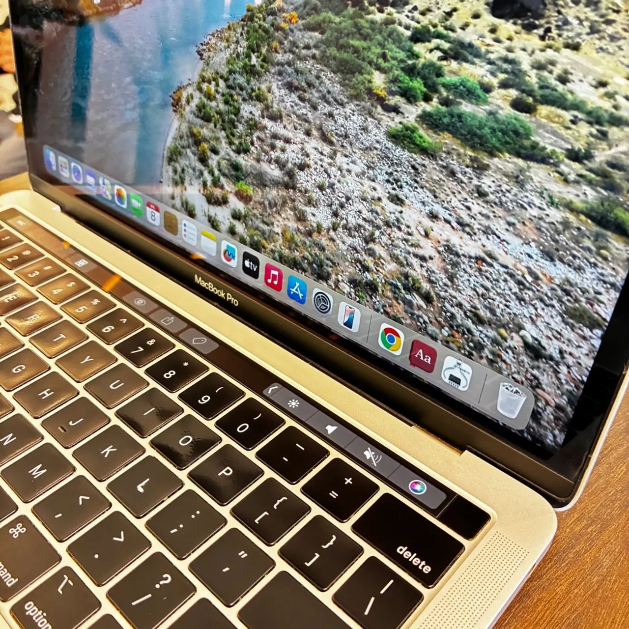 MacBook Pro 2019 i5 8Gb 128Gb 13.3 Silver TouchBar  - Foto 2