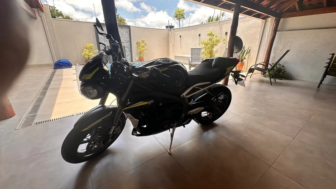 Vendo Moto Triumph Street Triple RS