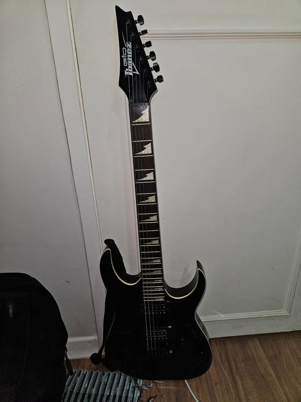 Guitarra Gio Ibanez preta