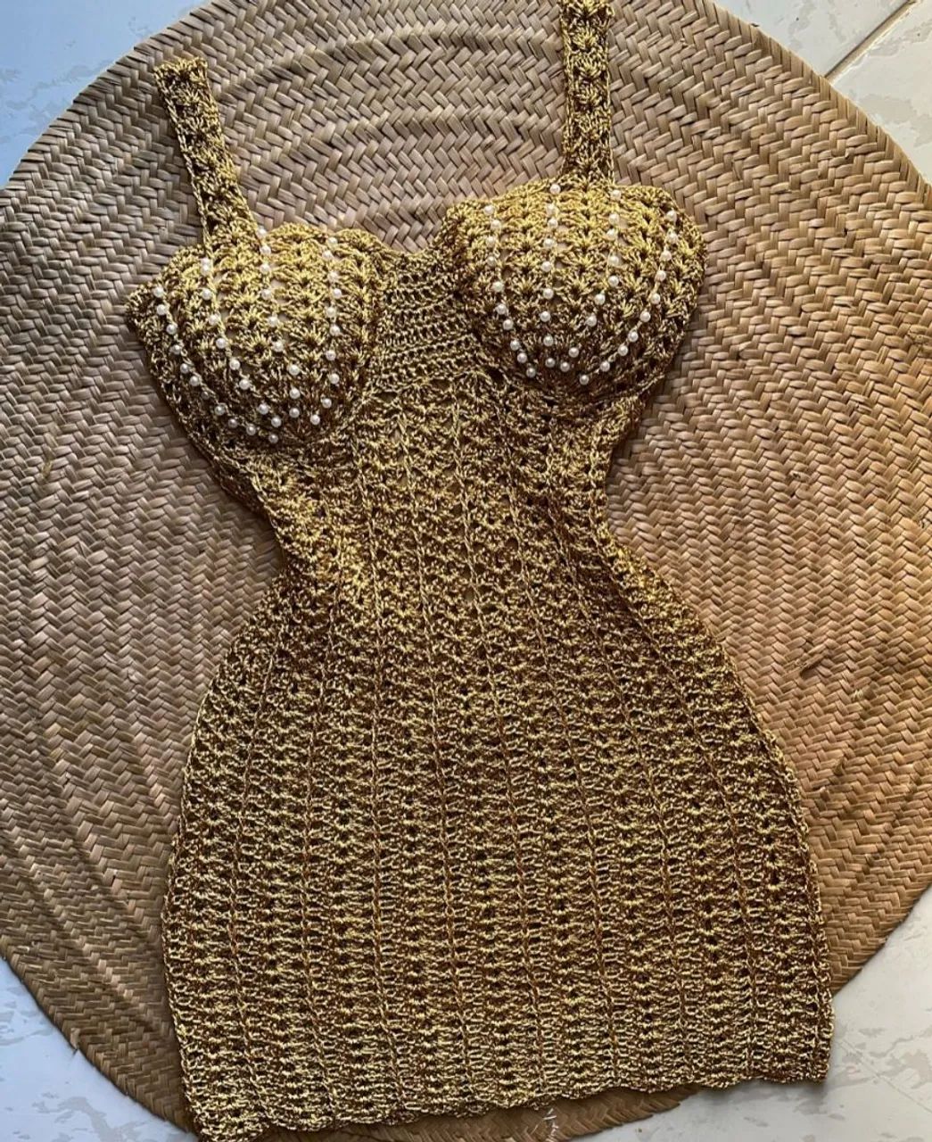 Vestido Crochê Dourado com Pedrarias