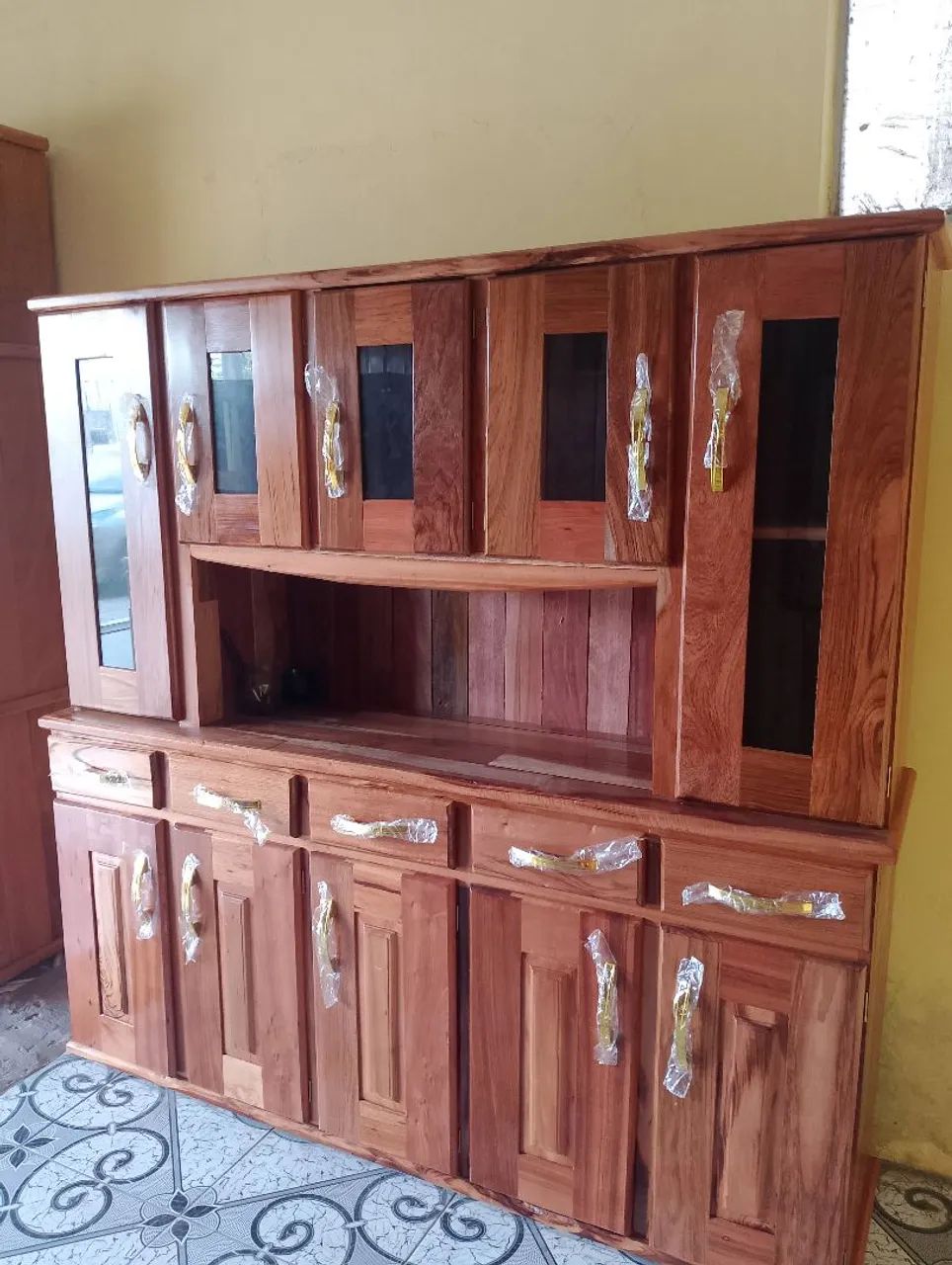 Armário de cozinha 5 portas todo de madeira  - Foto 2