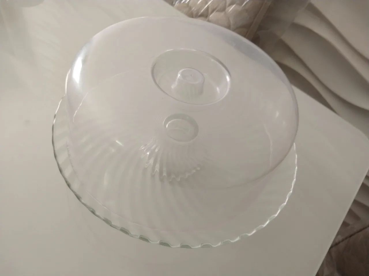 Boleira comTampa para bolo em acrílico transparente - Foto 3