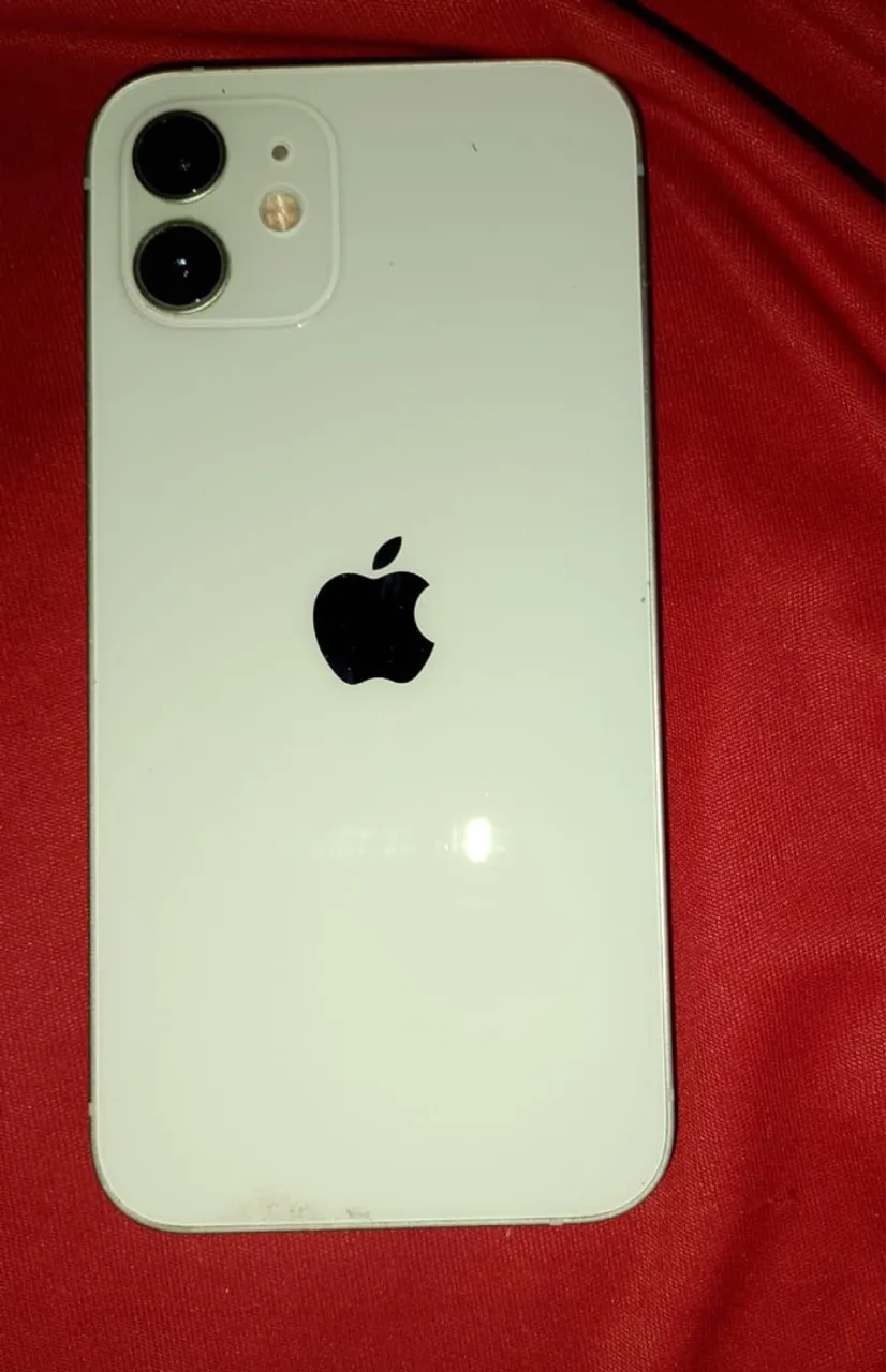 iPhone 12 1 ano de uso