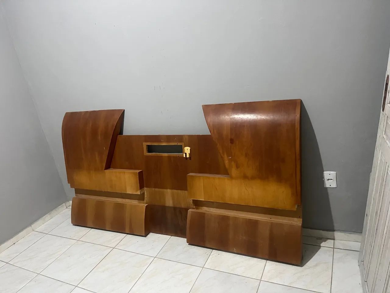 Cabeceira de Cama de Madeira Clássica - Foto 2