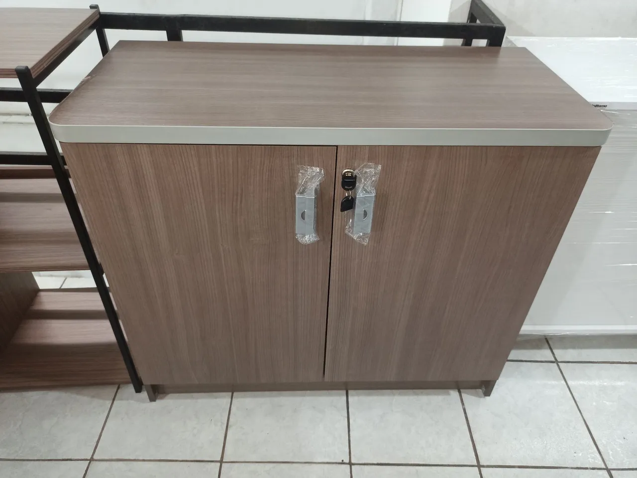Armário de Escritório 2 Portas com Chave