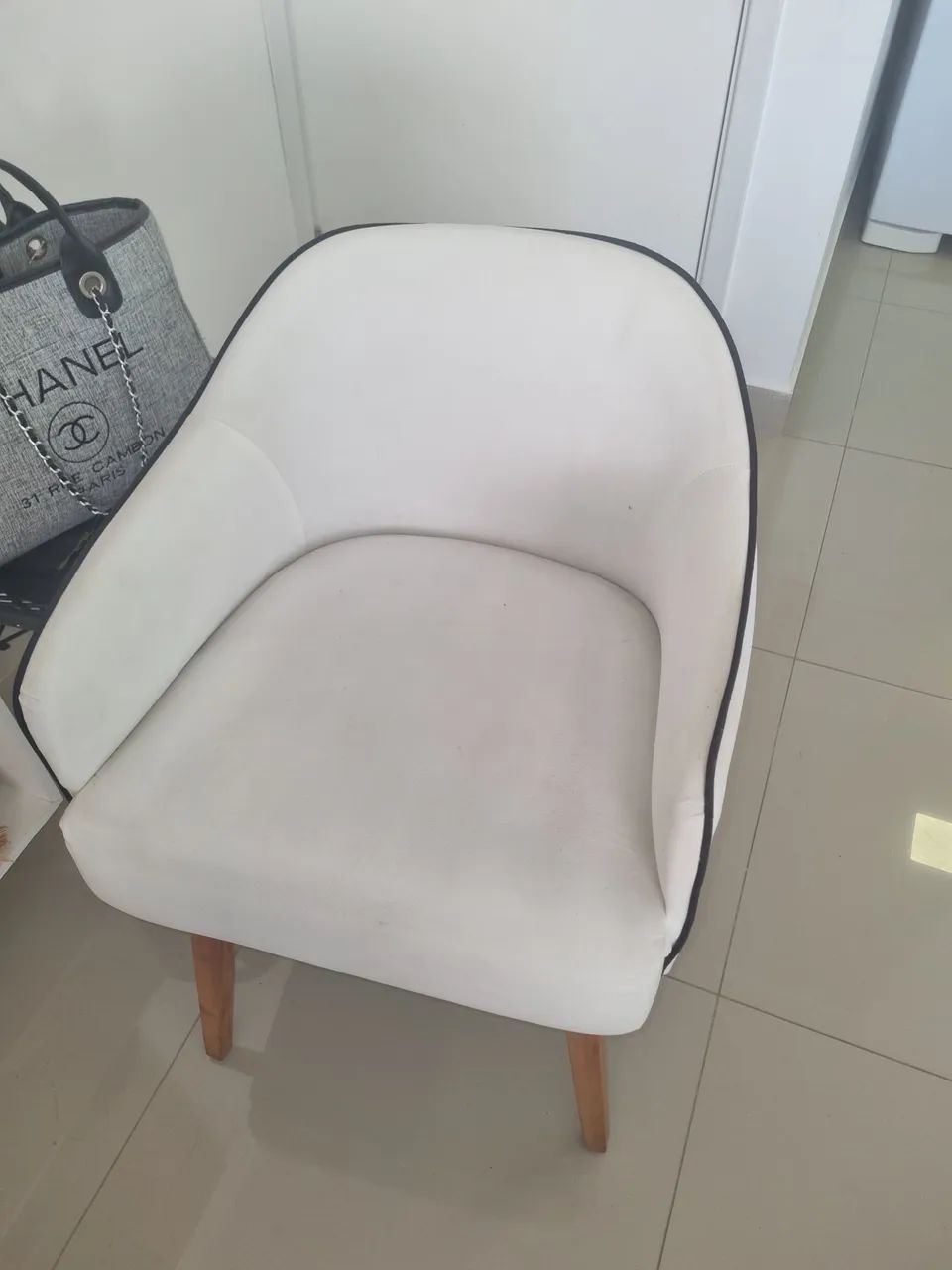 Poltrona branca 64717834302593120