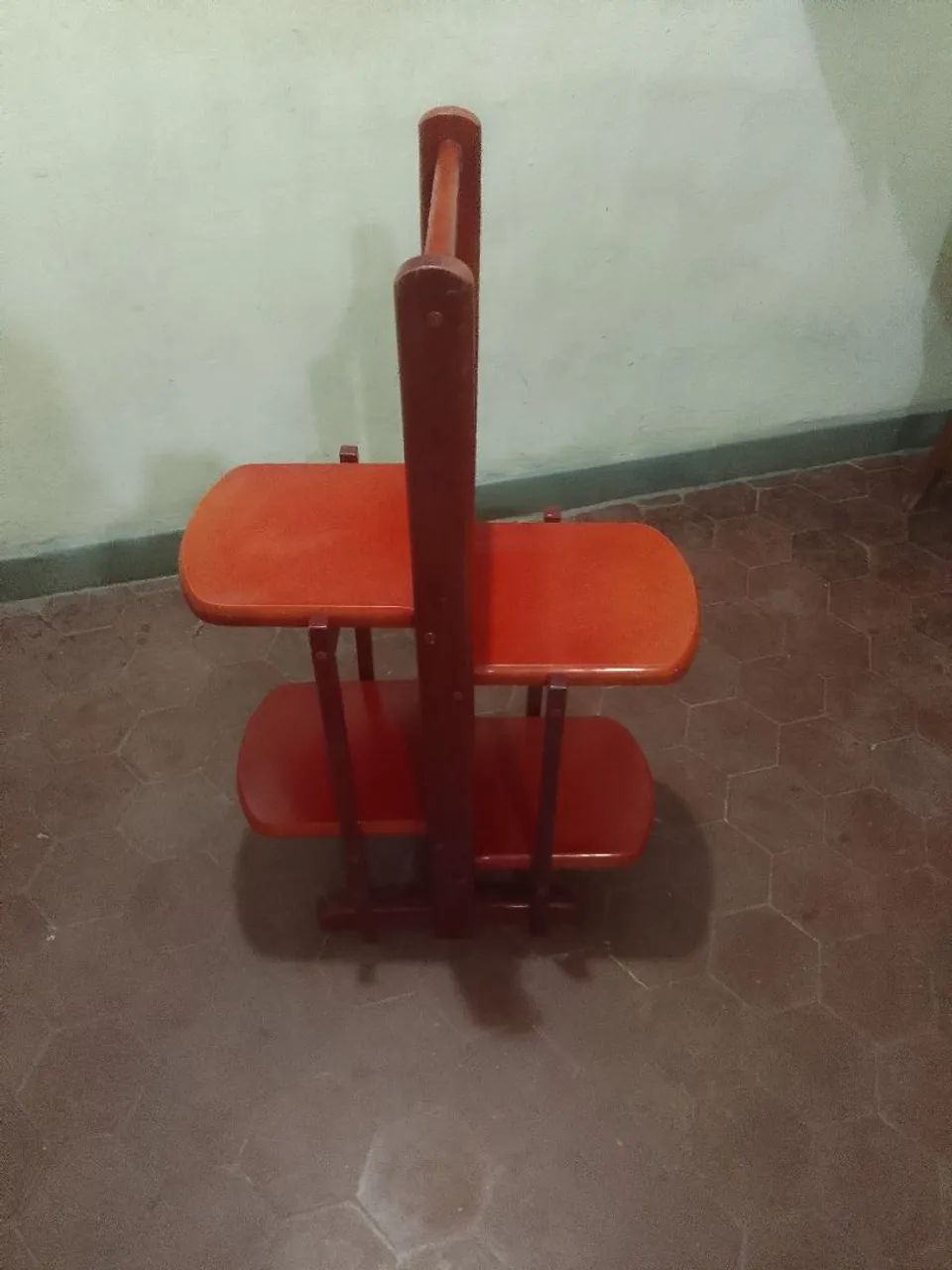 Vendo um Aparador de bebidas e copos taças etc! Medidas abaixo!
