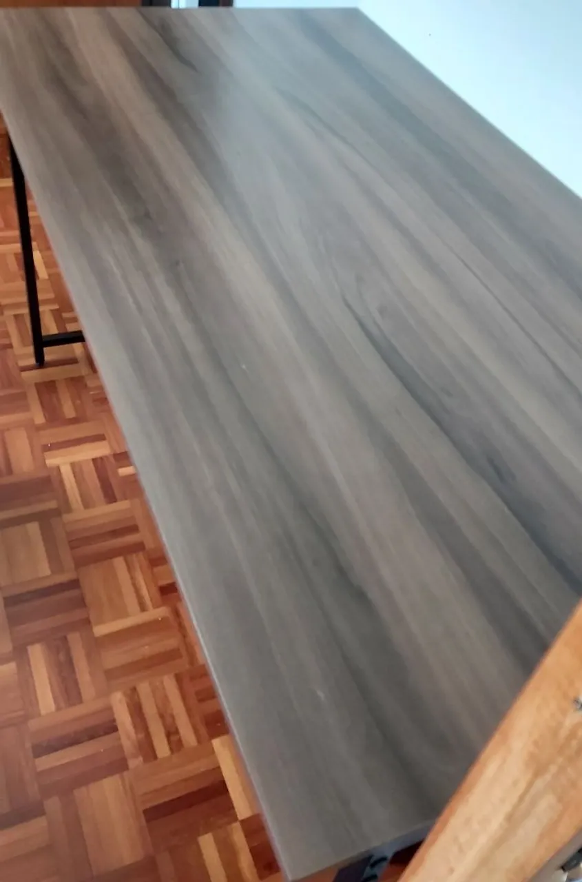 Mesa de jantar estilo industrial