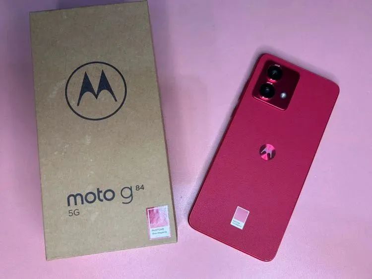 Vendo ou troco / Moto G84 5g / 12GB RAM e 256GB / com caixa completo ROM / - Foto 2