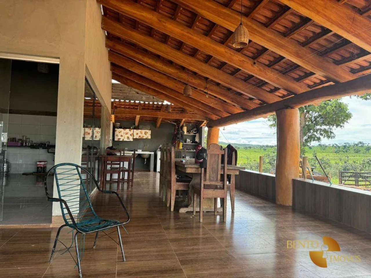 Fazenda com potencial para lavoura e gado.