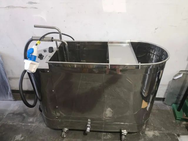 Banheira aço inox Turbilhão Arktus 220L com aquecimento novo sem uso