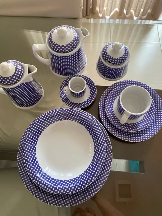 Jogo de Chá e Café em Porcelana com Bolinhas - Foto 4