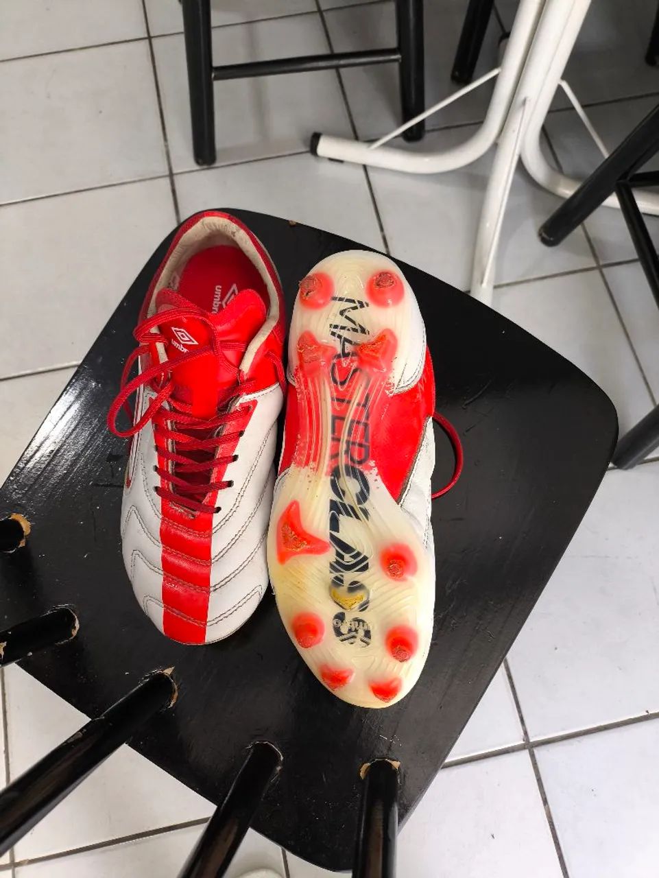 Chuteiras de Futebol Umbro - Tamanho 40 - Foto 3