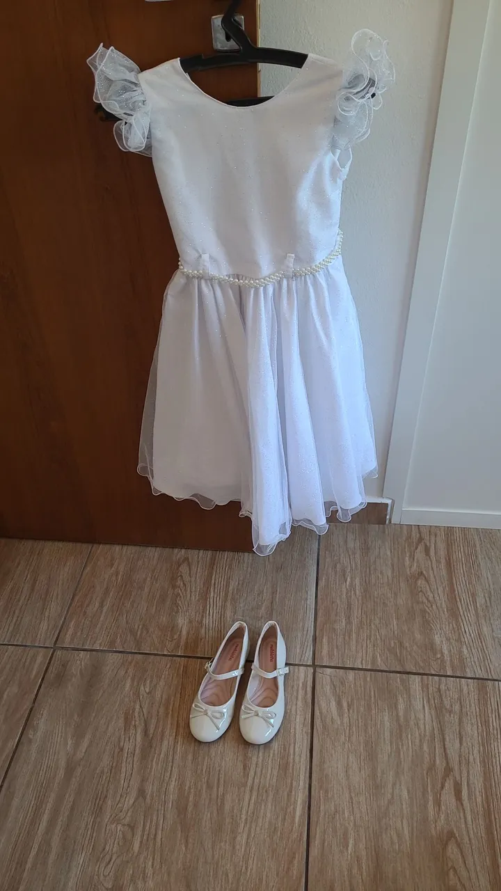 Vestido e sapato social branco infantil