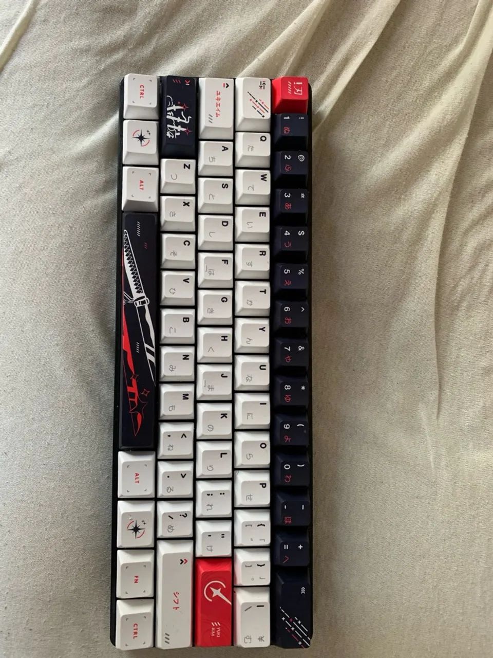 Apex Pro Mini Keycaps Yuki aim original. 